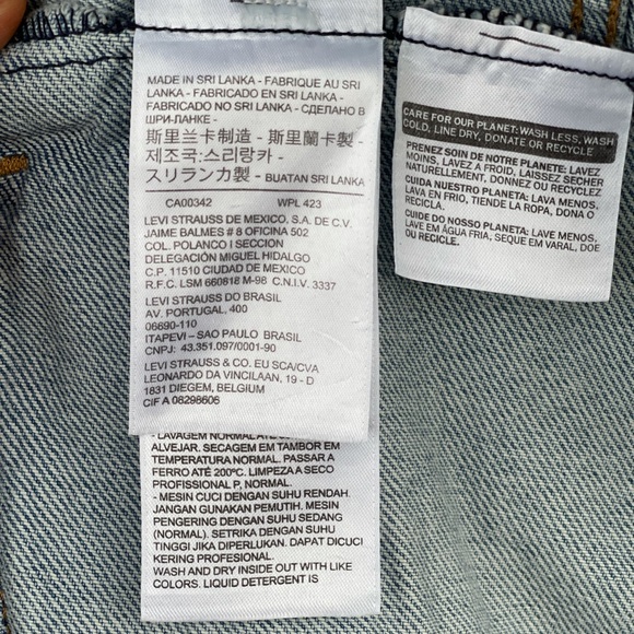 Levi’s Premium Original Trucker Jacket: ALL MINE MEDIUM WASH - Picture 7 of 7